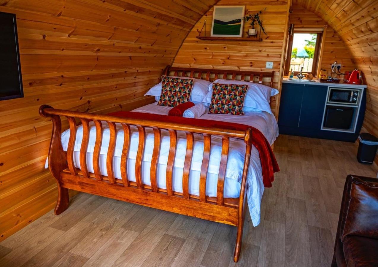 Отель Causeway Country Pods Бушмилс Экстерьер фото