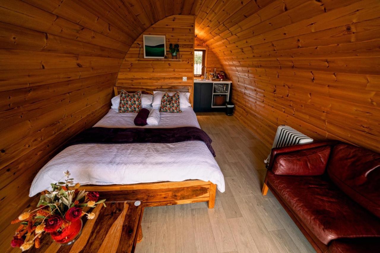 Отель Causeway Country Pods Бушмилс Экстерьер фото